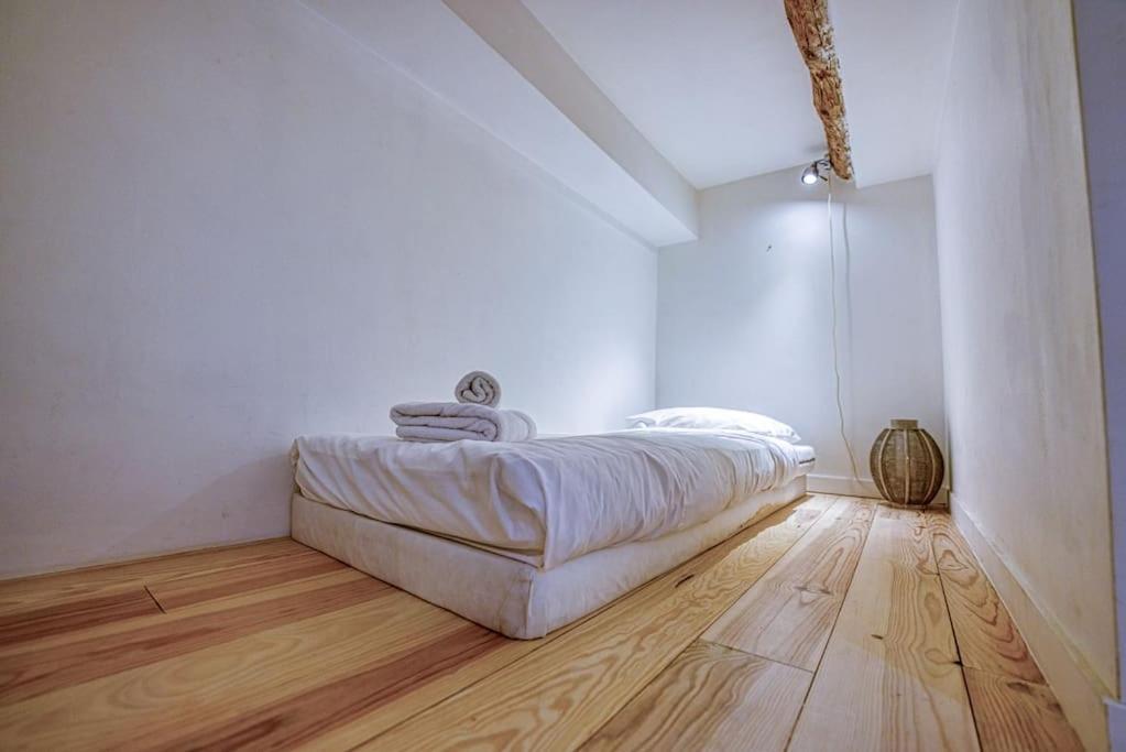 New - 1 Bed Apt Central Antibes Exterior photo